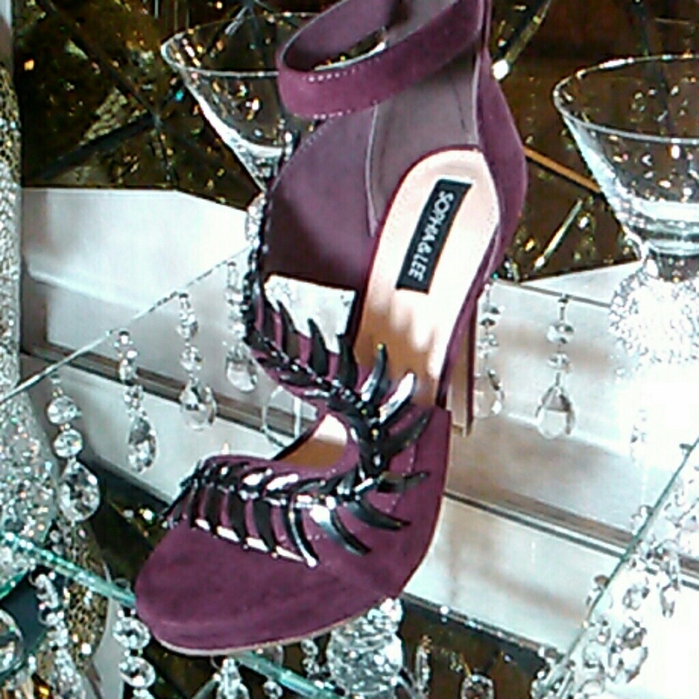 Heels - Picture 2 of 7